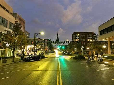 Santa Kicks Off Wintertide Events In Downtown Everett | MyEverettNews.com