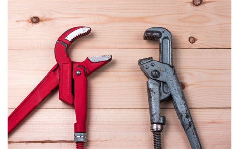 Pipe Wrench Vs Spanner: Battle of the Tools - PIPE'S YARD