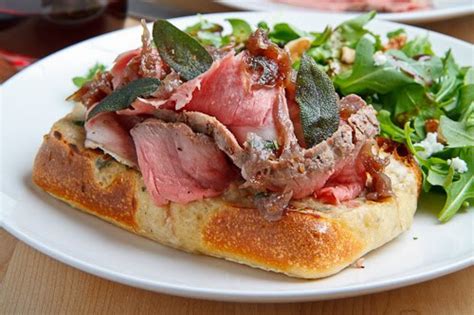 Roast Beef with Caramelized Onions on Gorgonzola Toast - Closet Cooking