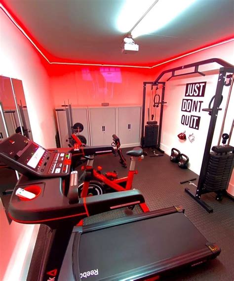 Home gym wall decor ideas – 12 motivational wall art looks | Real Homes