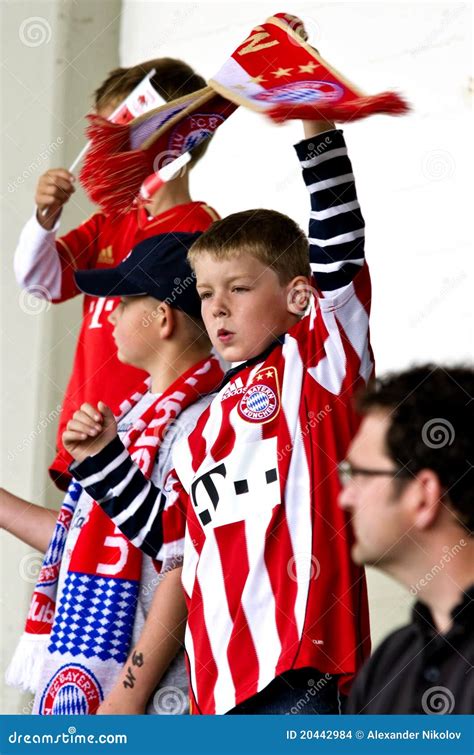 Young Fans of Bayern Munich Editorial Stock Image - Image of sports ...