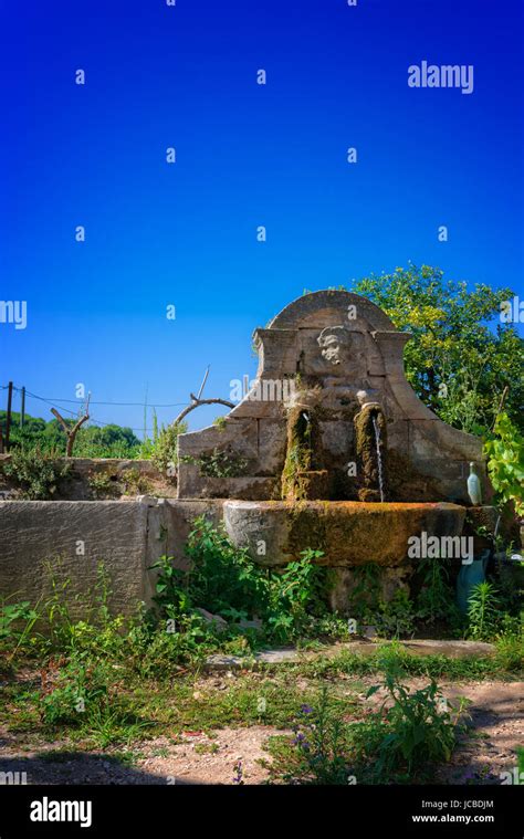 old garden fountain Stock Photo - Alamy