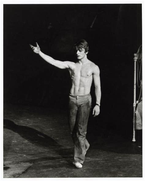 Mikhail Baryshnikov | Mikhail baryshnikov, Male ballet dancers, Dance ...