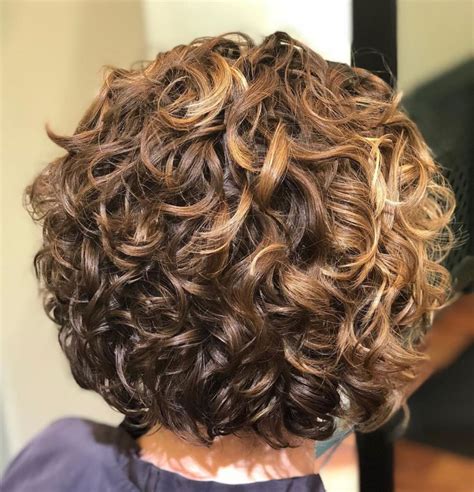 Short Curly Golden Bronde Hairstyle Medium Length Hair Styles, Thick Hair Styles, Curly Hair ...