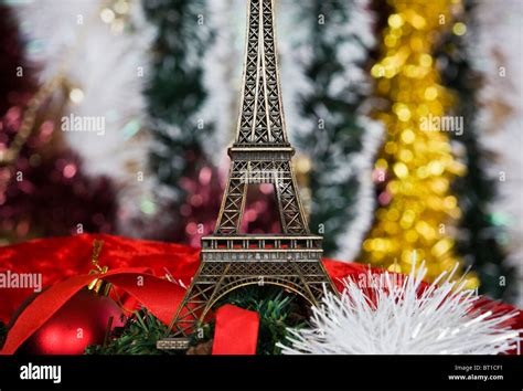 Paris & Christmas decorations Stock Photo - Alamy