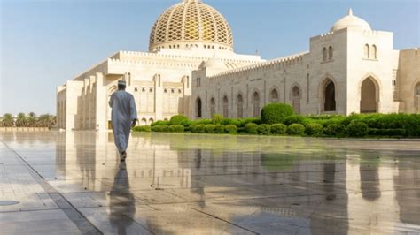 Oman: Mosques To Reopen On November 15