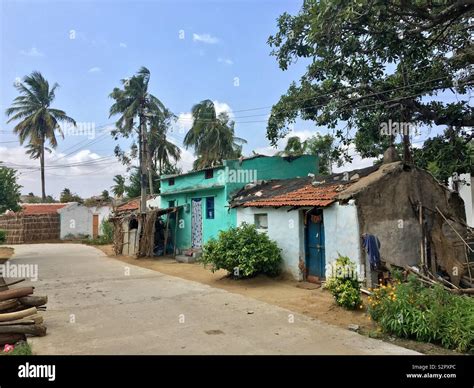 Village road india hi-res stock photography and images - Alamy