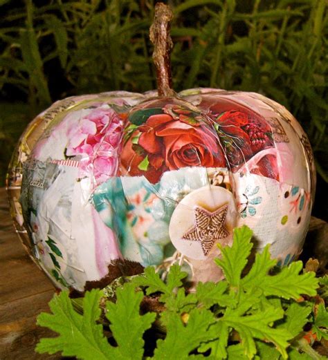 Decoupage...thus will be what i do with my pumpkin this fall! | Fall thanksgiving decor, Mod ...