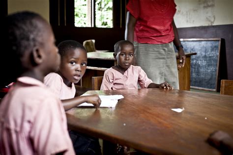 Equatorial Guinea: Education Left Behind in Oil Boom | Pulitzer Center