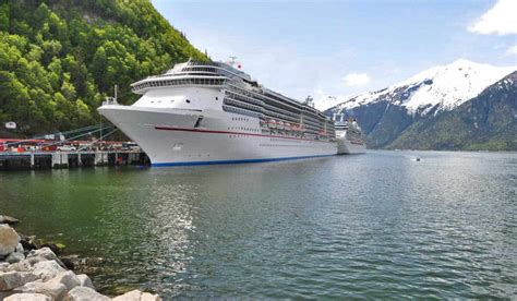 Alaska Cruise vs Land Tour - Which Is Better For Tourists?