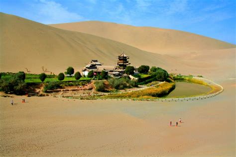 Crescent Lake of Dunhuang in China, Gansu - Places For Tour