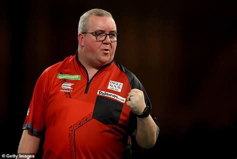 Darts star Stephen Bunting reveals surprising secret behind his success ...