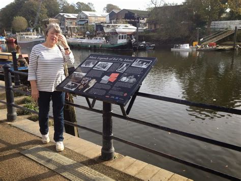 Narrow Boat Albert: Eel Pie Island