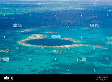 aerial view of the great blue hole of the coast of Belize Stock Photo - Alamy