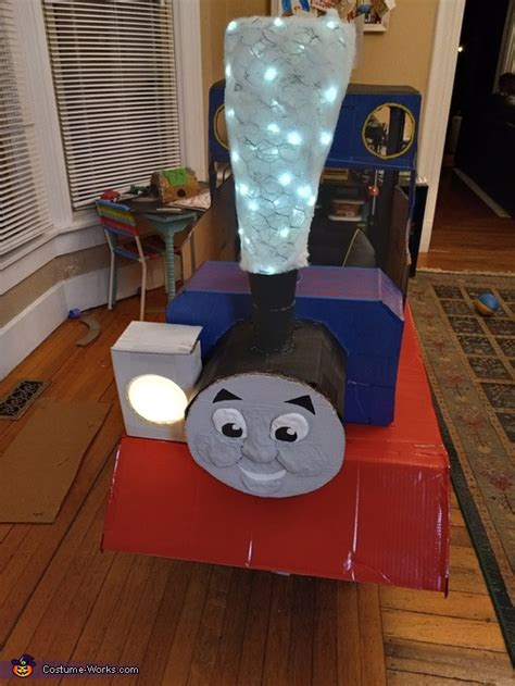 Thomas the Tank Engine and Crew Costume - Photo 4/5