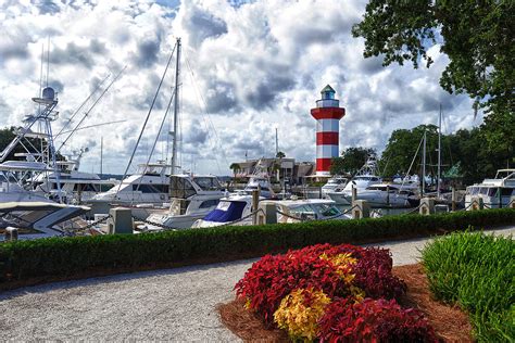 Hilton Head Lighthouse Photograph by Renee Sullivan - Fine Art America