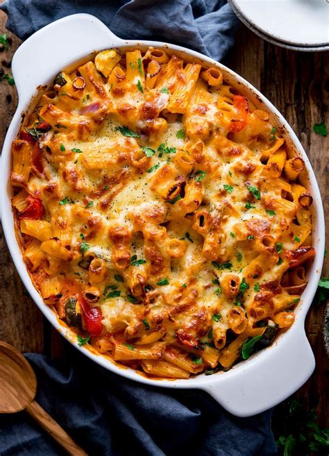 A veggie packed dinner that even the meat-eaters will devour - this vegetable pasta bake is tast ...