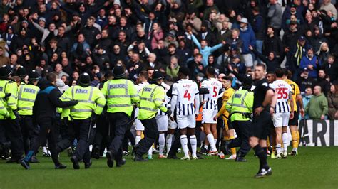 Fans condemn West Brom v Wolves crowd trouble - BBC News