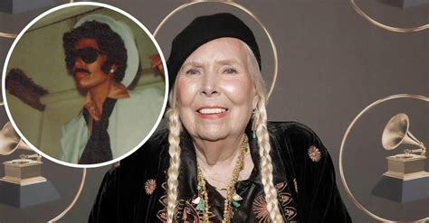 Joni Mitchell Under Fire For Resurfaced Blackface Photos Amid Grammy ...