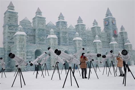 A city made of ice: Spectacular ice sculptures at the 2015 Harbin International Ice and Snow ...