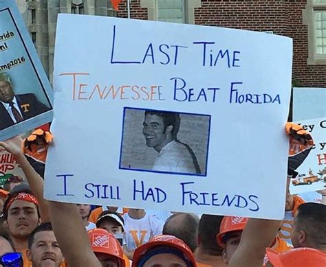 Funny College GameDay signs are back - Barnorama