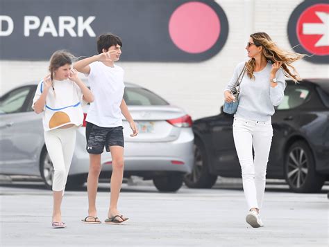 Exclusive | Gisele Bündchen shops with kids amid Tom Brady’s retirement ...