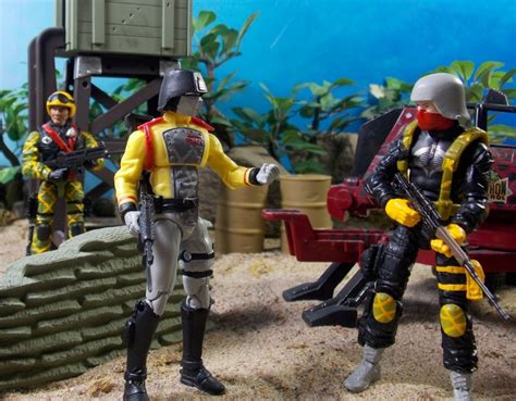 JoeCustoms.com > Figures > Cobra > Python Patrol Crimson Guard