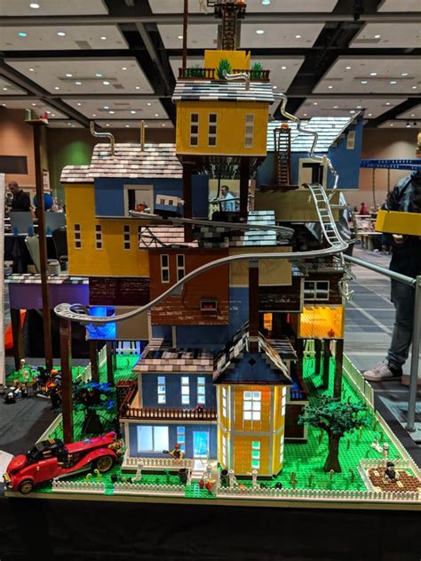 Scale Model house from Hello Neighbor spotted at Brickworld in Fort ...