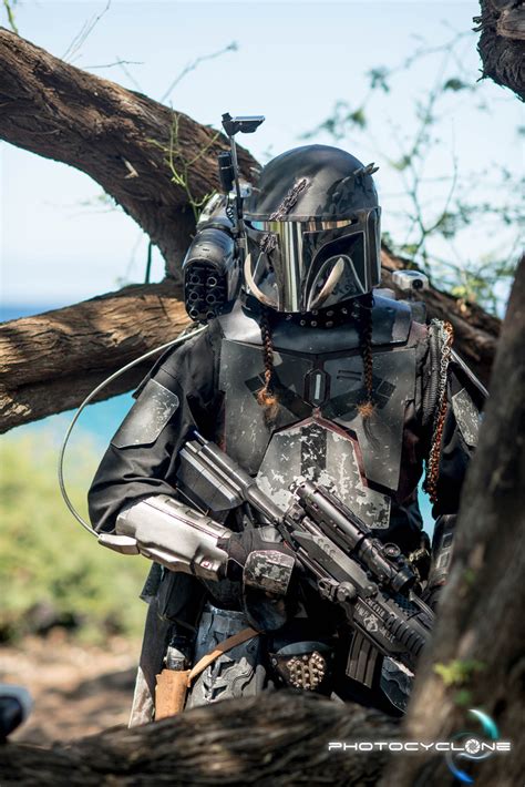 Brilliant Mandalorian Cosplay