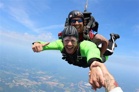 Tandem Skydiving in NC | Skydive Carolina