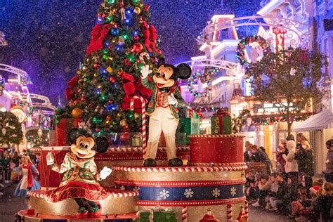 Mickey’s Very Merry Christmas Party: 2023 Dates & Prices - DVC Shop