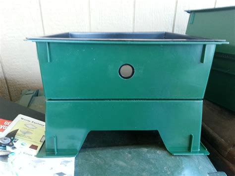 Worm Composting (Vermicomposting) | ThriftyFun