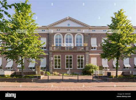 Leiden Law School in the historic Kamerlingh Onnes building. This faculty is part of Leiden ...