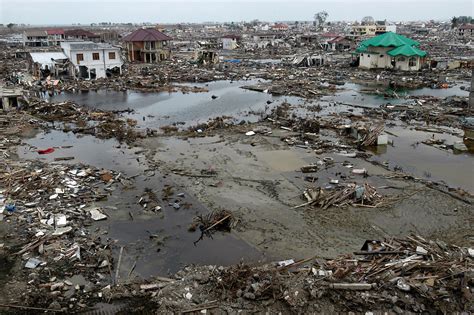 Tsunami Aceh | DAVID DARE PARKER