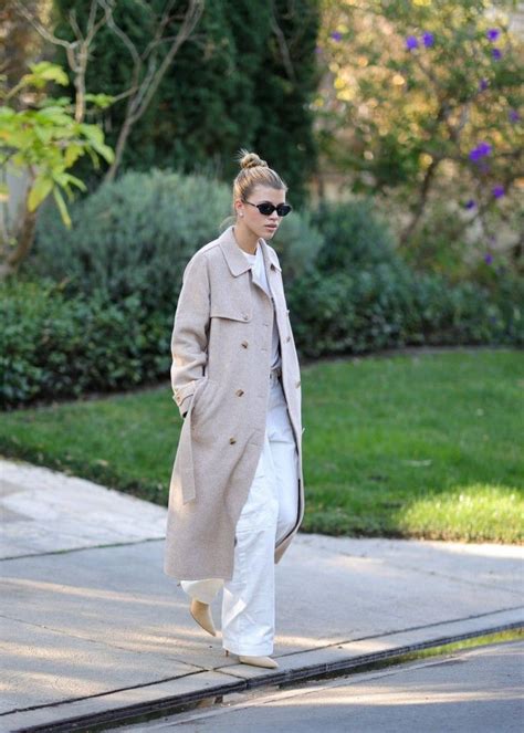 Sofia Richie is seen in Los Angeles, California. | Moda, Nuevas tendencias de moda, Tendencias ...