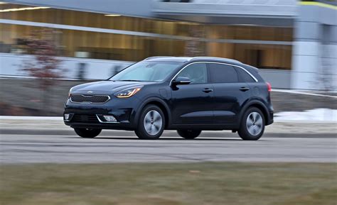 Kia Niro Reviews | Kia Niro Price, Photos, and Specs | Car and Driver