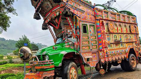 What Exactly is Truck Art in Pakistan? | Al Bawaba