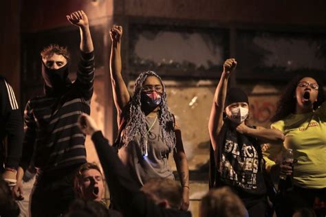 Photos: Riots erupt in Minneapolis, other cities over death of George ...