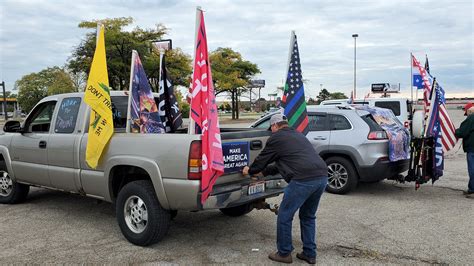 Show of support for Donald Trump features rolling rally