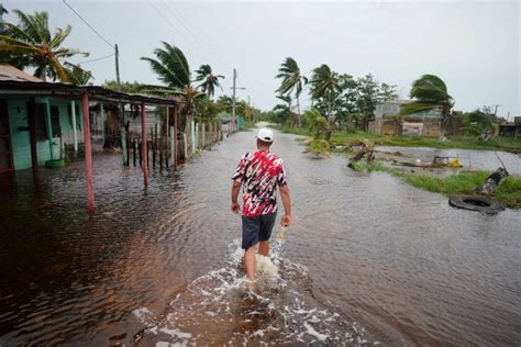 Hurricane Idalia strengthens en route to Florida, threatening dangerous storm surge