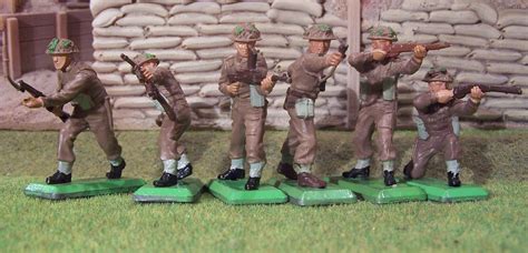 WWII Plastic Toy Soldiers: Britains Deetail - Toy Soldiers