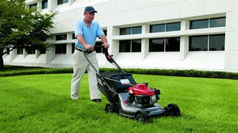 Honda Commercial Lawn Mowers | HRC Commercial Mowers | Joe Blair Garden ...