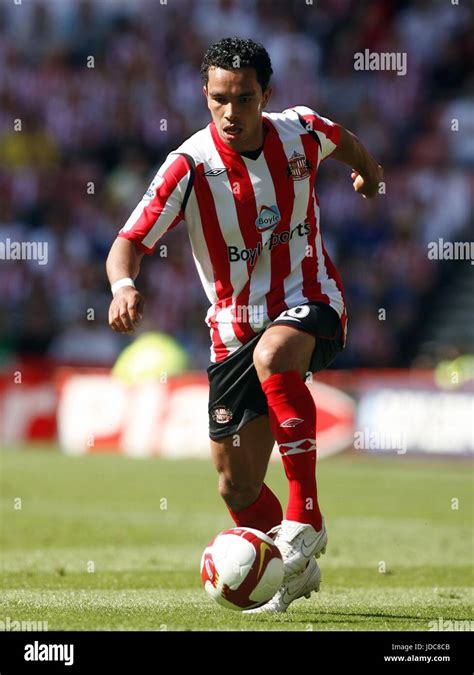 KIERAN RICHARDSON SUNDERLAND FC STADIUM OF LIGHT SUNDERLAND ENGLAND 24 ...