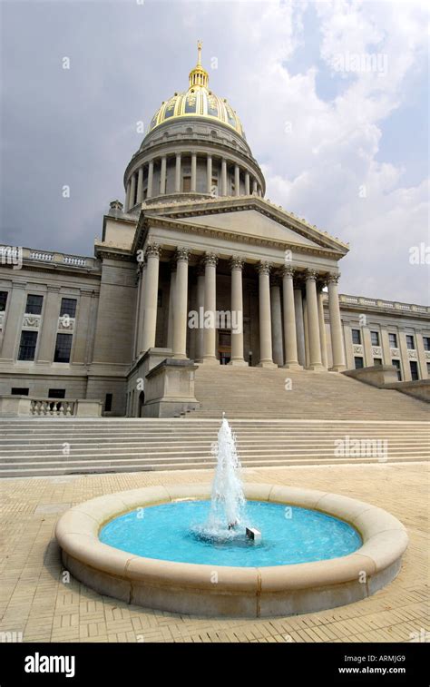 State Capitol Building at Charleston West Virginia WV Stock Photo - Alamy