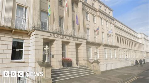 Cheltenham Borough Council to sell offices on open market - BBC News