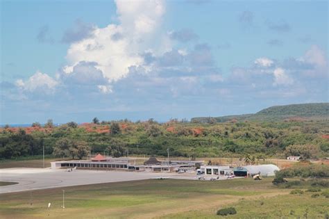 Tinian International Airport Side View Stock Photo - Download Image Now ...