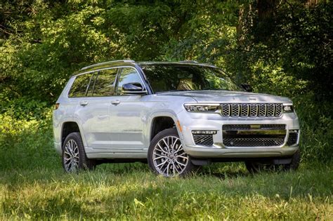 The 2021 Jeep Grand Cherokee L Fails to Disappoint Critics