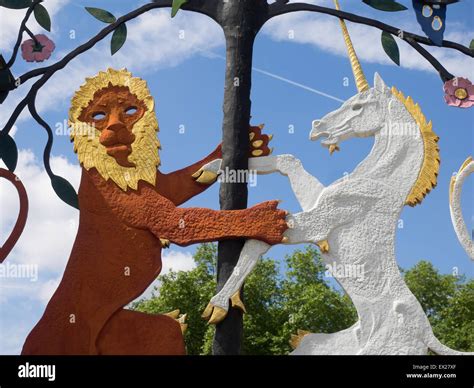 Lion and unicorn hi-res stock photography and images - Alamy