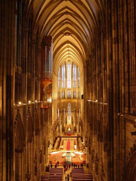 Cologne Cathedral resplendent in new light • Helvar