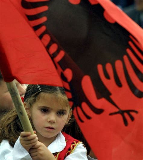 Albanska deca uče: Kosovo je Srbija! (VIDEO) - Vesti online